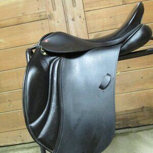 2022 Albion K2 Adjusta Dressage Saddle 17.5" Medium Tree.